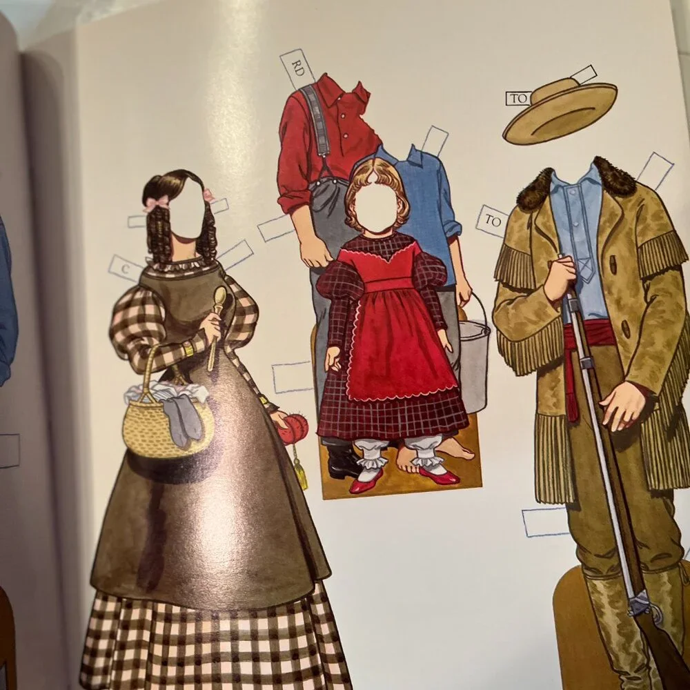 Civil‎ War Family Paper Dolls by Tom Tierney – Dover Publications – New